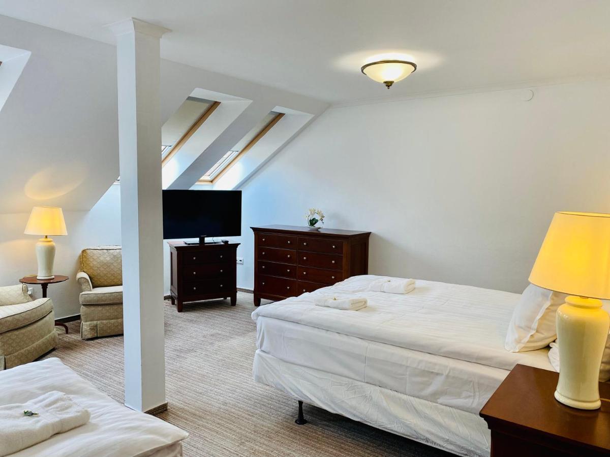 Opera16 Guestrooms Budapest Ngoại thất bức ảnh