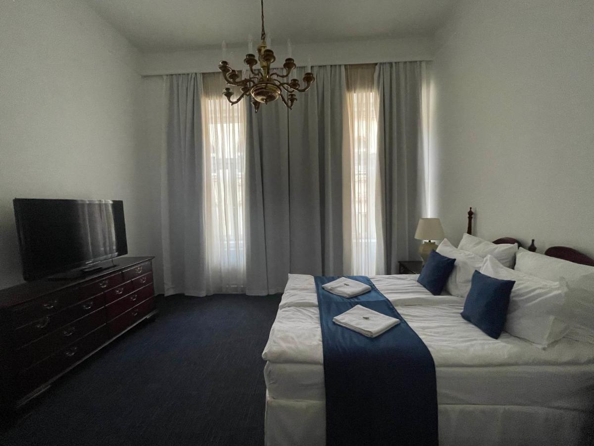 Opera16 Guestrooms Budapest Ngoại thất bức ảnh