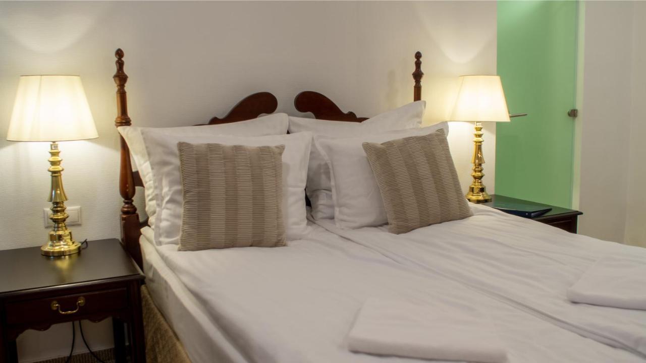 Opera16 Guestrooms Budapest Ngoại thất bức ảnh