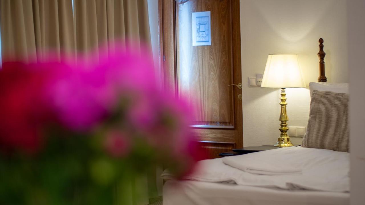 Opera16 Guestrooms Budapest Ngoại thất bức ảnh
