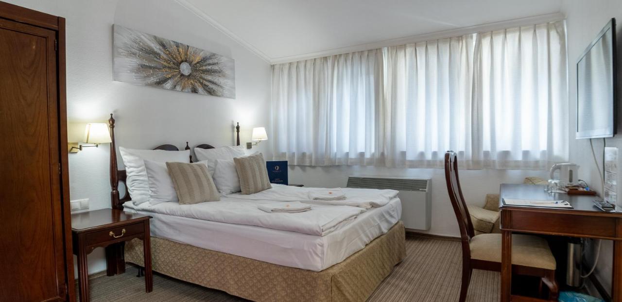 Opera16 Guestrooms Budapest Ngoại thất bức ảnh