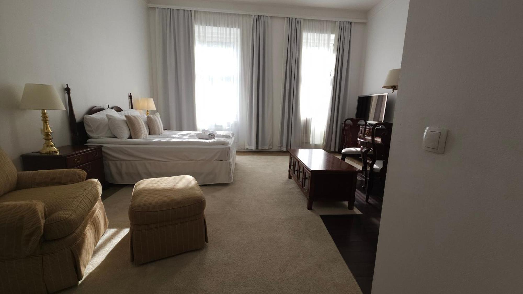 Opera16 Guestrooms Budapest Ngoại thất bức ảnh